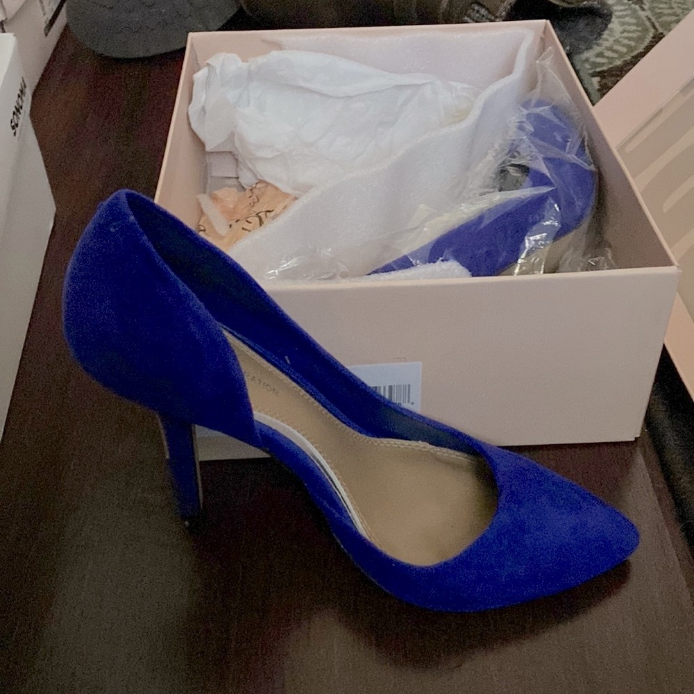 BCBG heels